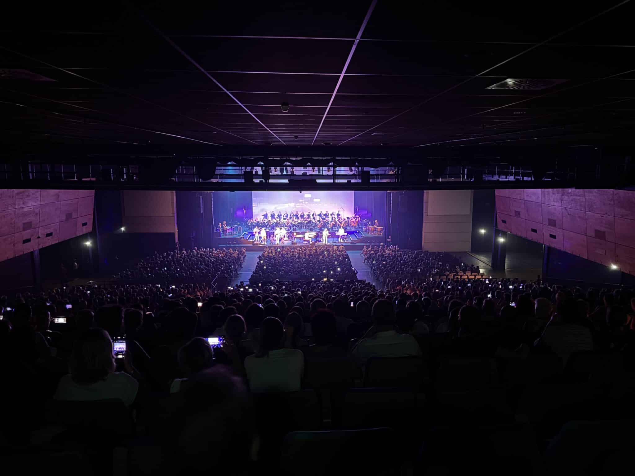 enceintes professionnelles nexo pour la sonorisation du concert breakfast in philharmonic à micropolis par le prestataire evenementiel espace concept