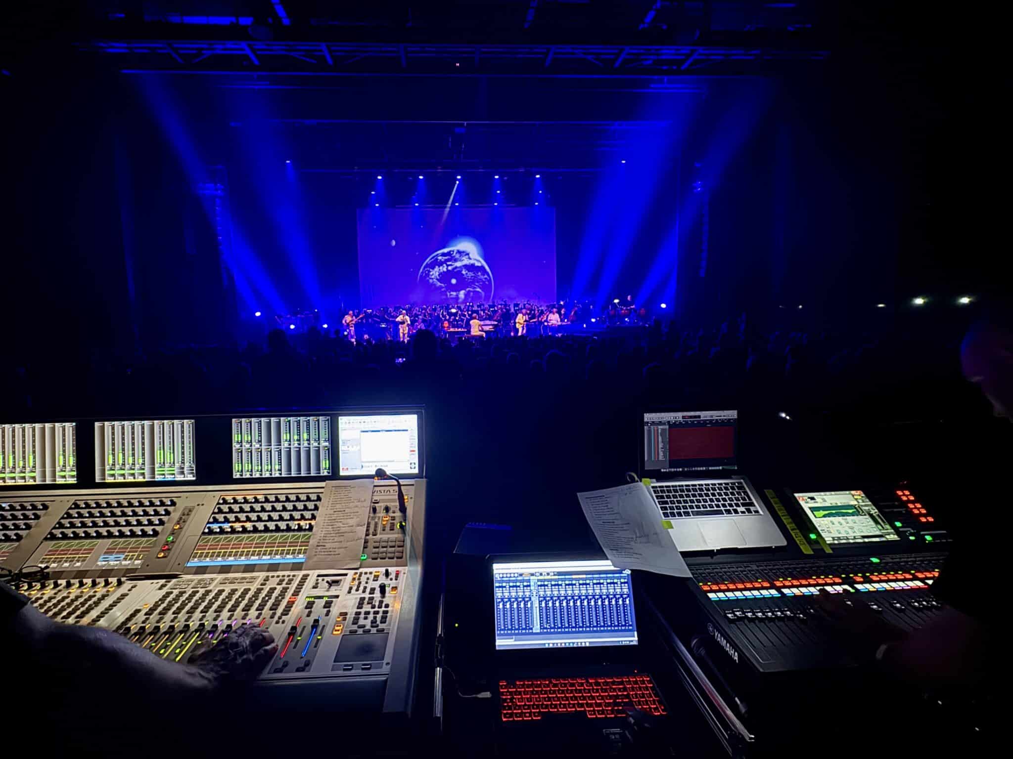 enceintes professionnelles nexo pour la sonorisation du concert breakfast in philharmonic à micropolis par le prestataire evenementiel espace concept
