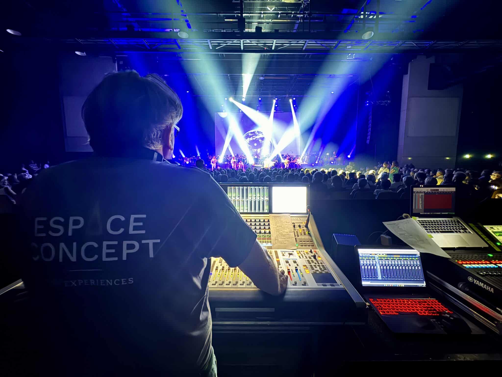 enceintes professionnelles nexo pour la sonorisation du concert breakfast in philharmonic à micropolis par le prestataire evenementiel espace concept