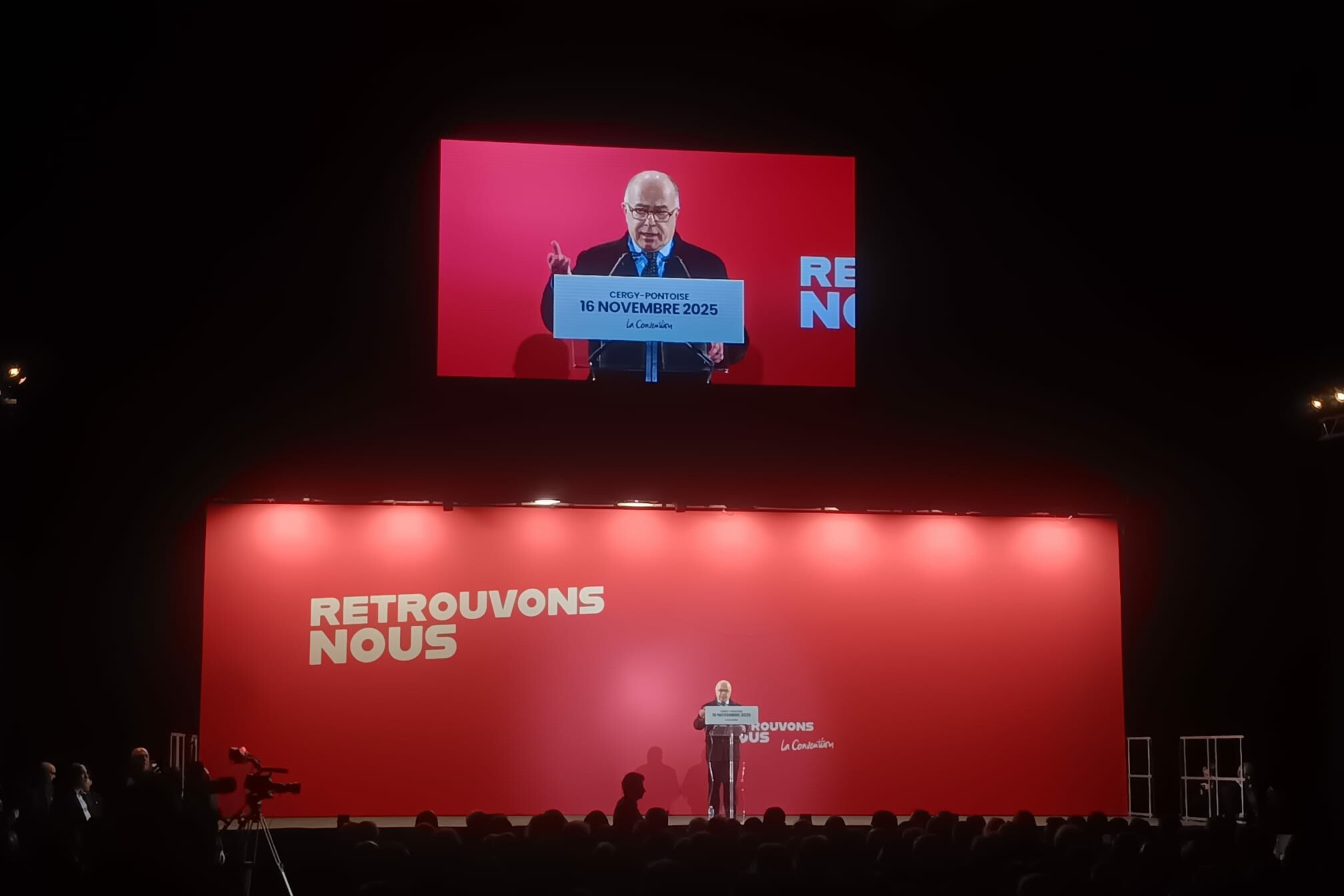 scène espace concept pour la convention à cergy