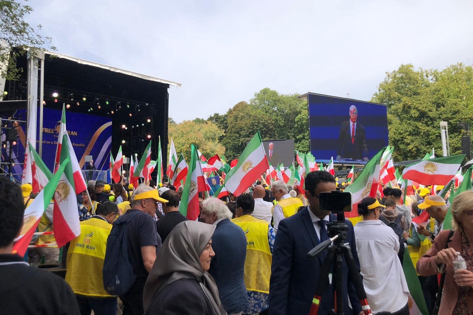 système line array geom12 nexo pour sonoriser discours - matériel et installation espace concept
